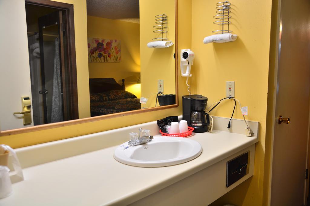 Scottish Inn And Suites Tomball Eksteriør billede