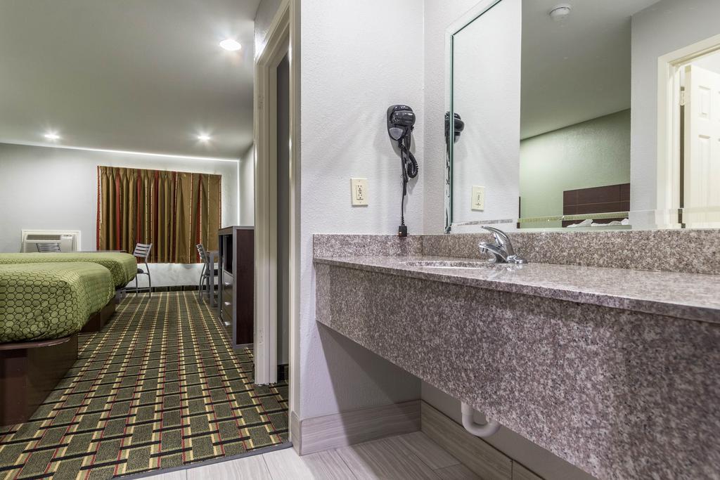 Scottish Inn And Suites Tomball Eksteriør billede