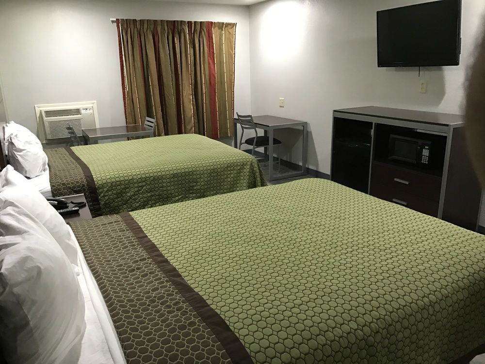 Scottish Inn And Suites Tomball Eksteriør billede