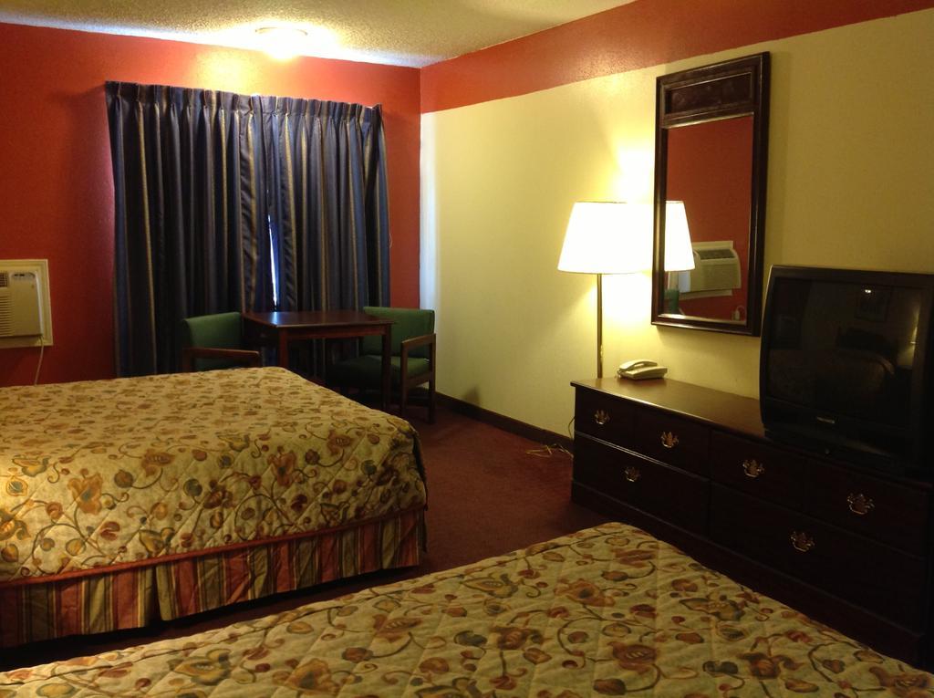 Scottish Inn And Suites Tomball Værelse billede