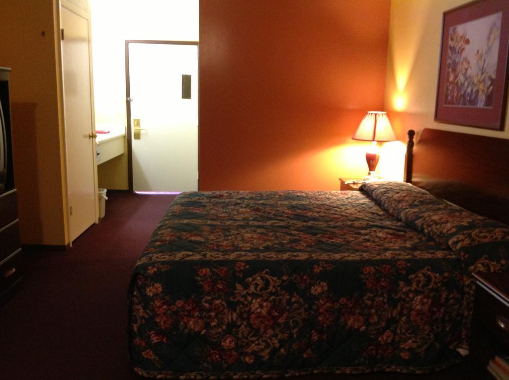 Scottish Inn And Suites Tomball Værelse billede